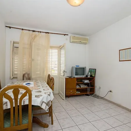 Apartment Petar