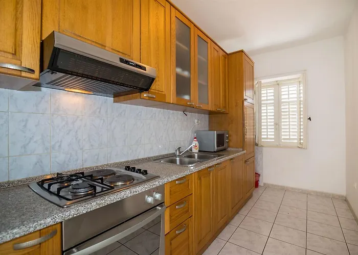 Petar Apartman Kastela