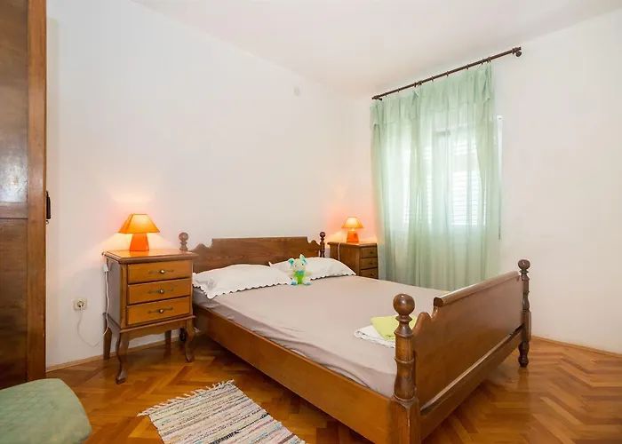 Petar Apartman Kastela